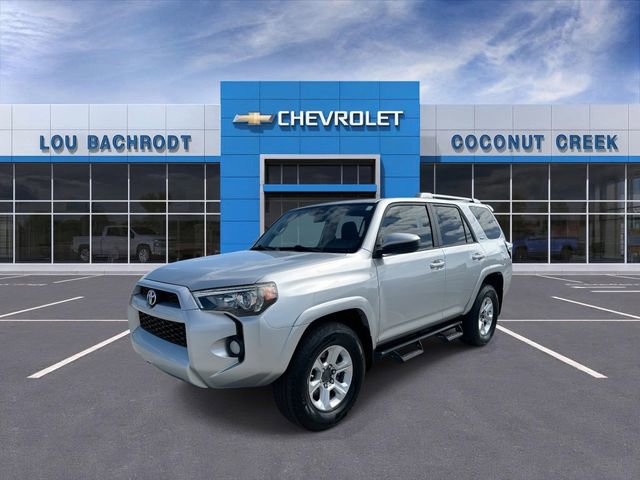 Used 2018 Toyota 4Runner SR5 AWD/4WD image 4