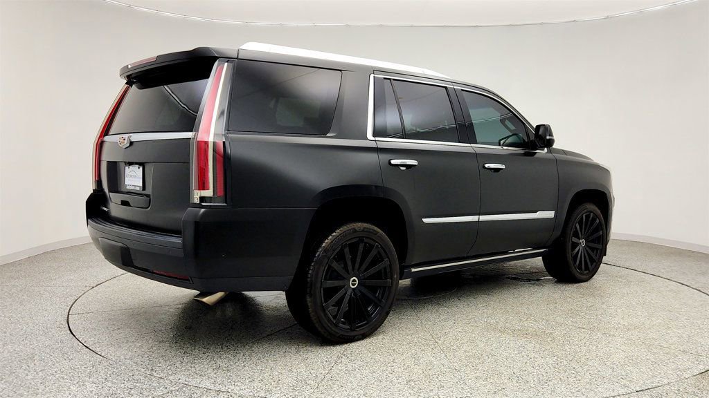 Used 2019 Cadillac Escalade Premium Luxury AWD/4WD image 5