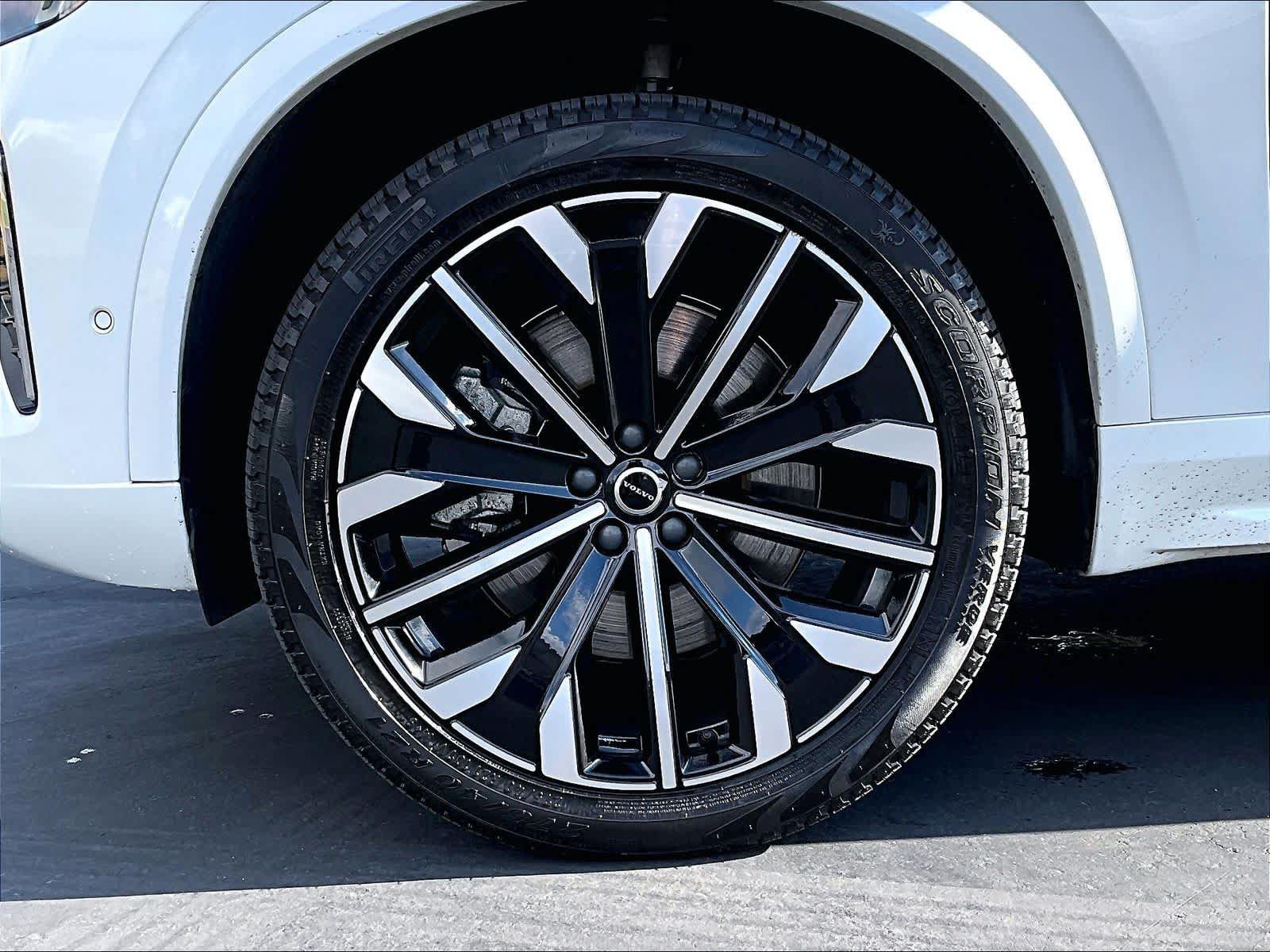 Used 2025 Volvo XC90 T8 Ultra w/ Protection Package Premier AWD/4WD image 13