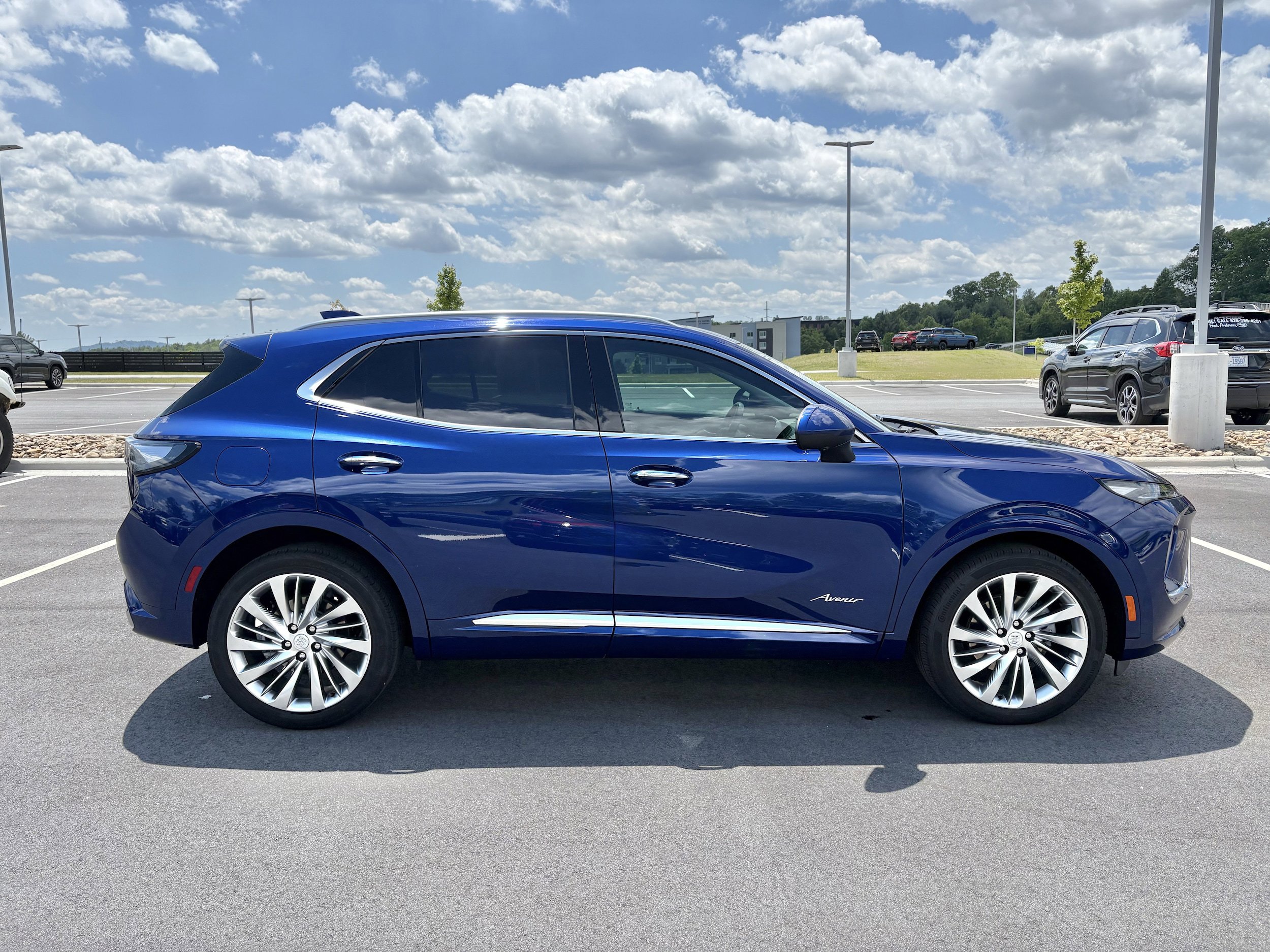 Used 2025 Buick Envision Avenir AWD/4WD image 8