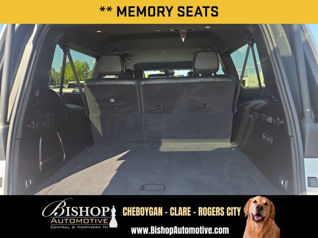 Used 2023 Jeep Wagoneer L Series II AWD/4WD image 27