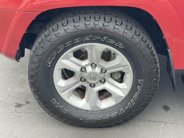 Used 2014 Toyota 4Runner SR5 image 38