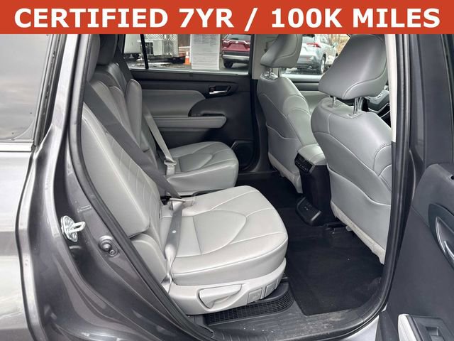 Used 2022 Toyota Highlander XLE image 11