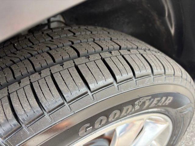 Used 2017 Jeep Cherokee Limited FWD image 28