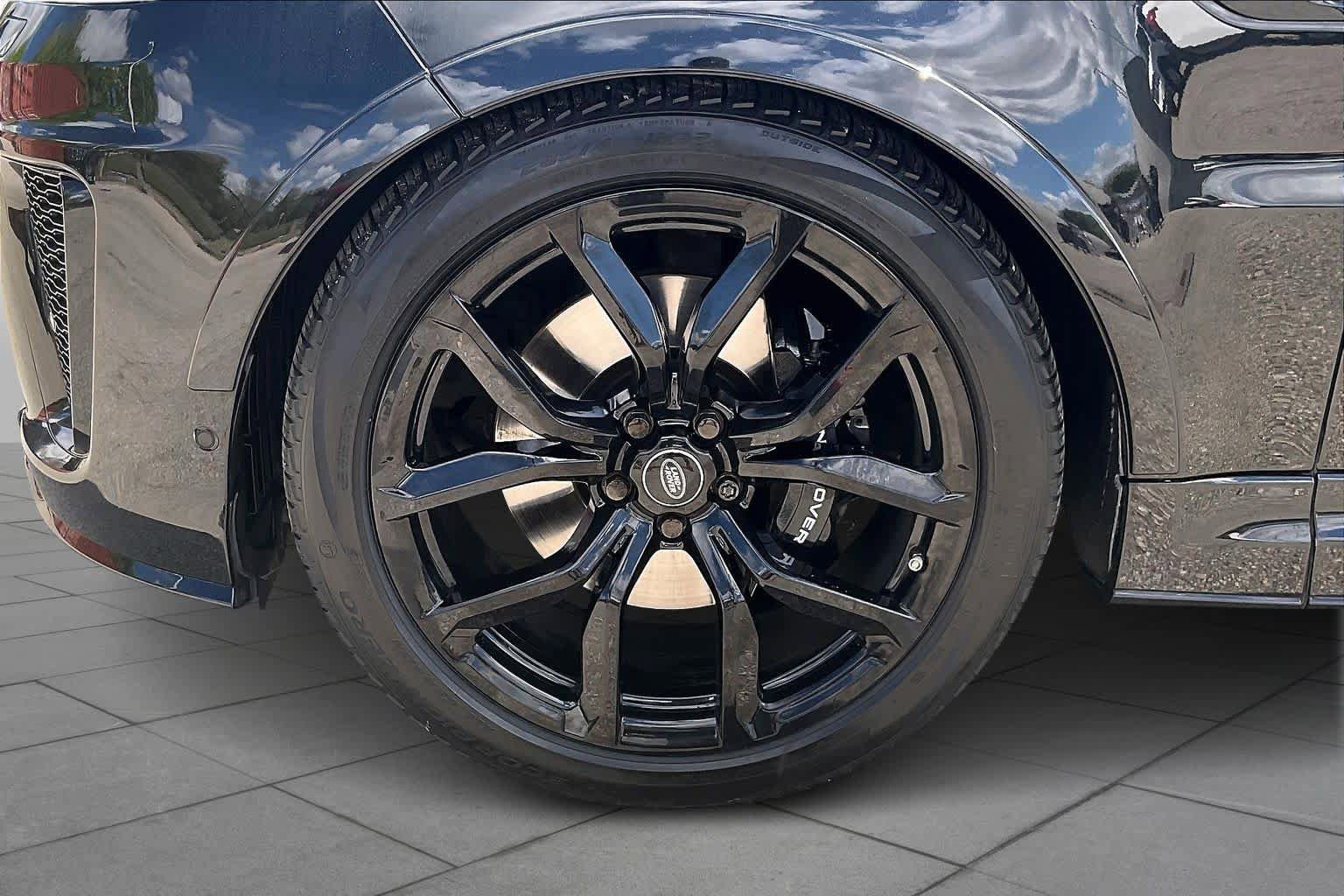 Used 2020 Land Rover Range Rover Sport SVR AWD/4WD image 10