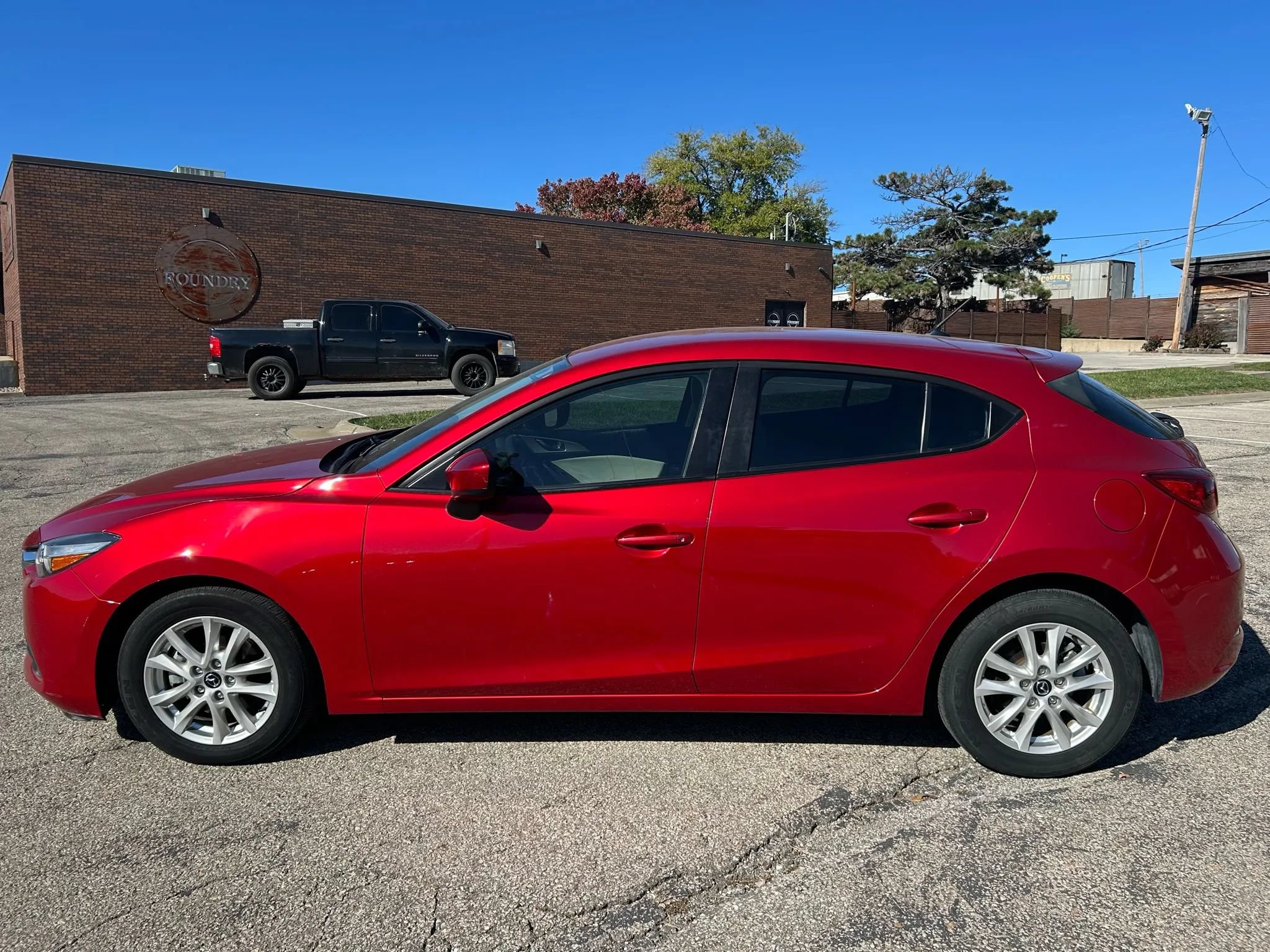 Used 2017 MAZDA MAZDA3 Sport FWD image 8