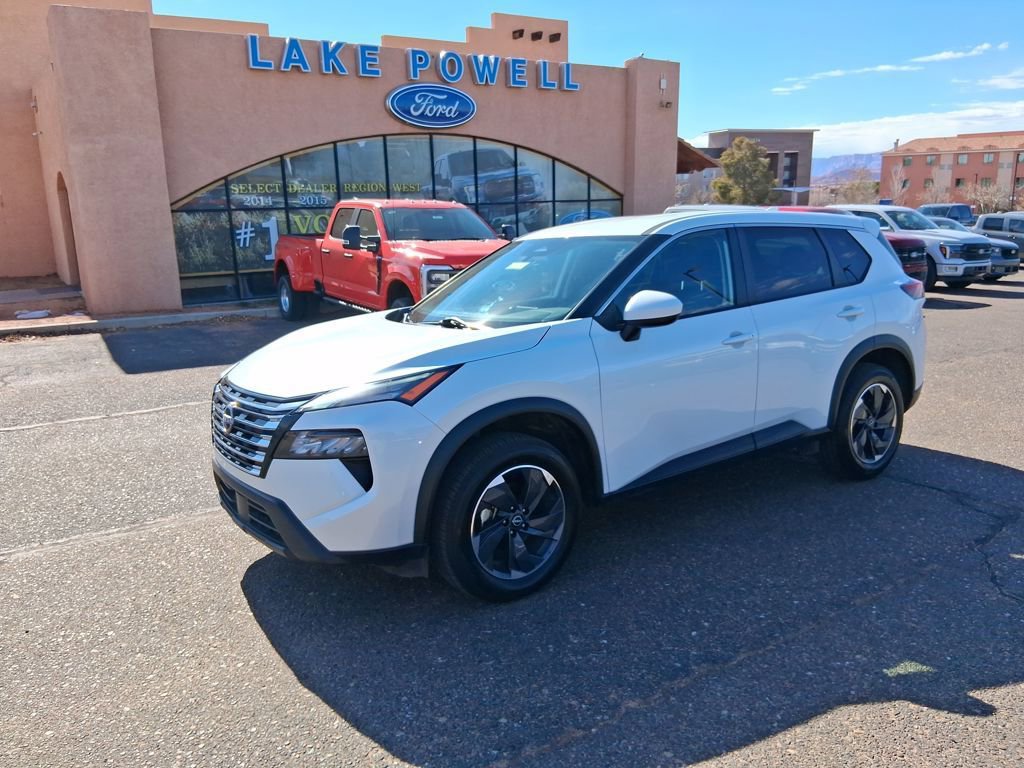 Used 2024 Nissan Rogue SV image 1