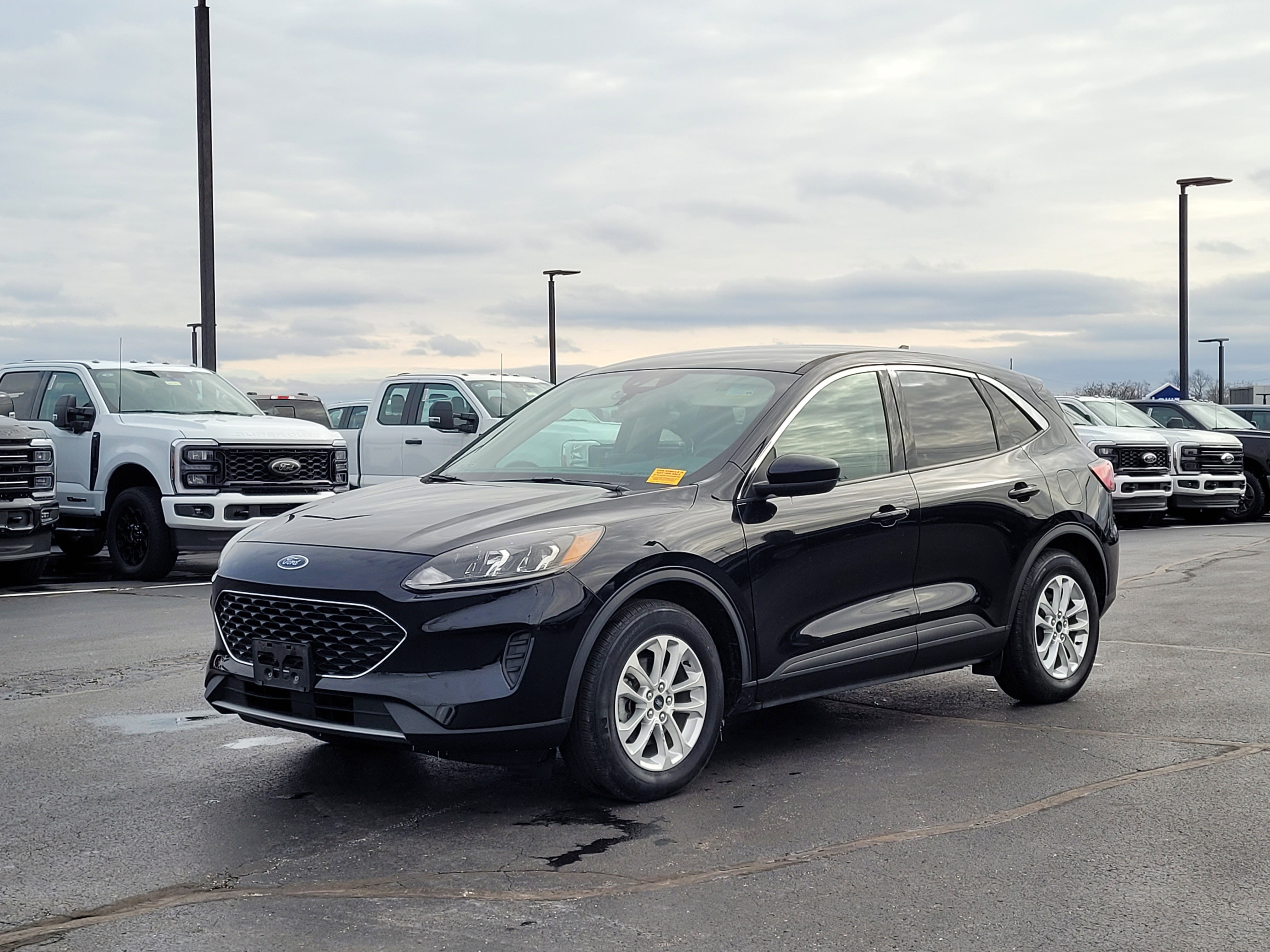 Used 2020 Ford Escape SE image 8
