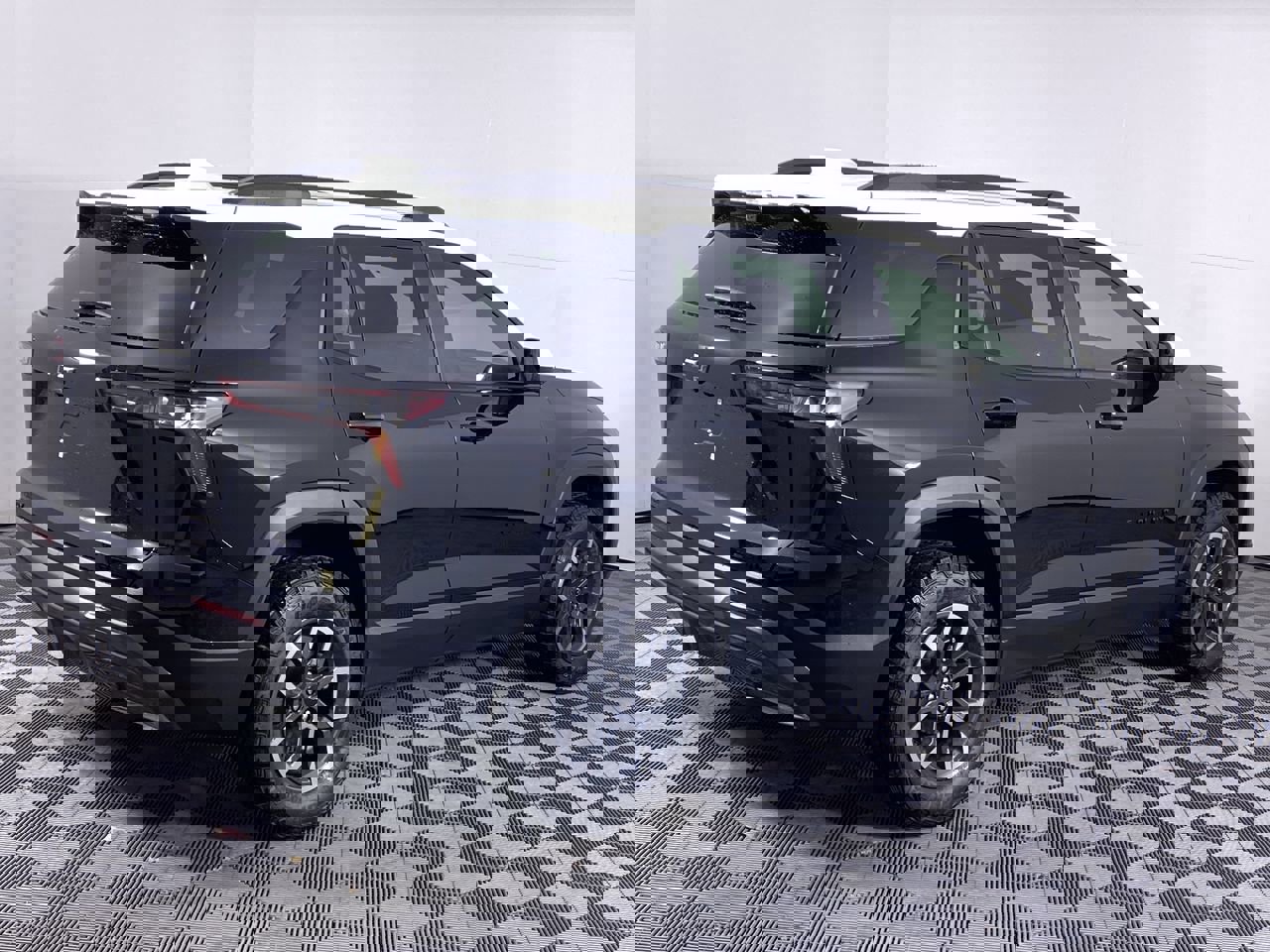 New 2025 Chevrolet Equinox ACTIV w/ Safety and Technology Package image 19