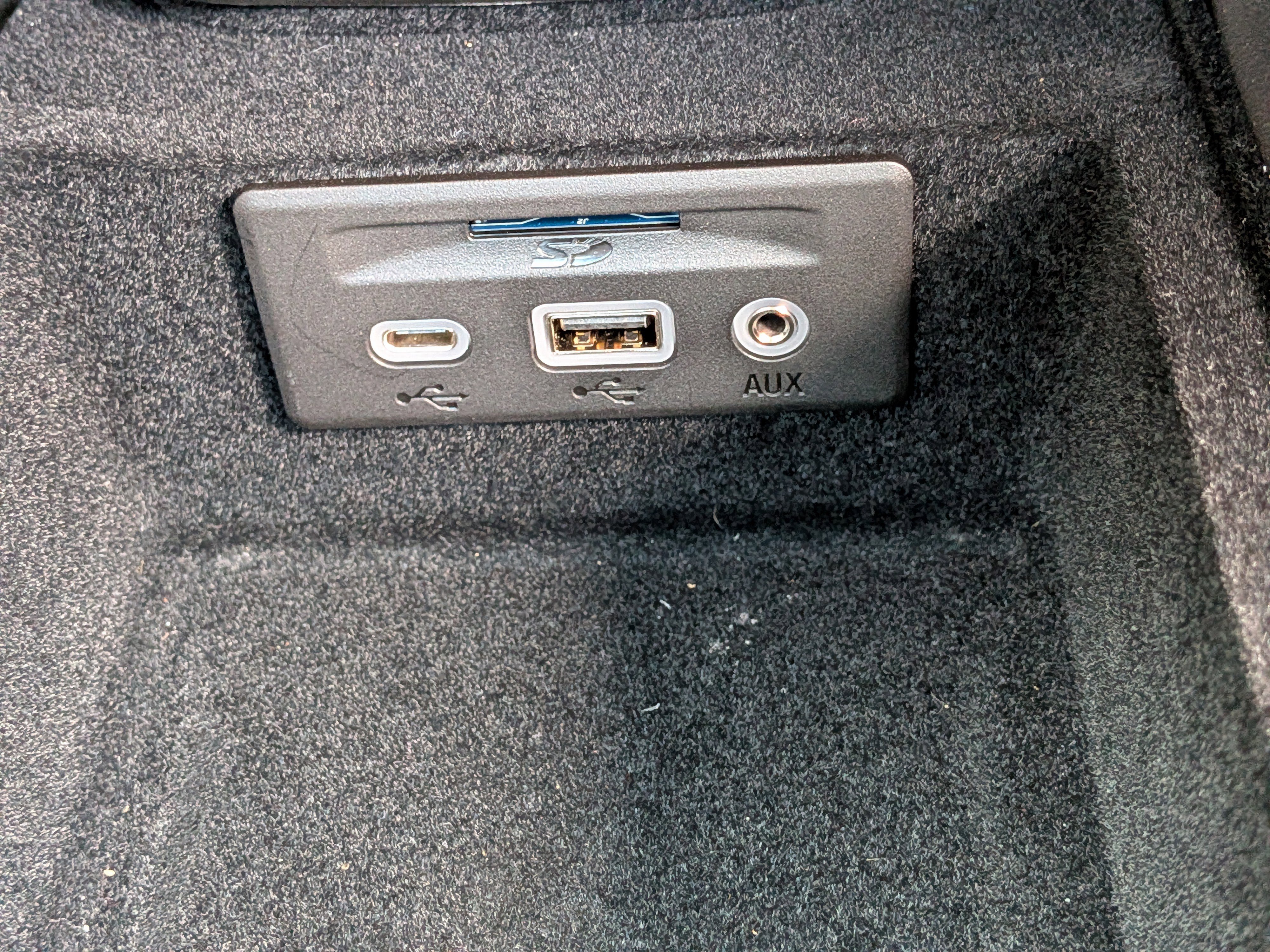 Used 2023 Chevrolet Corvette Stingray Coupe w/ Z51 Performance Package image 29