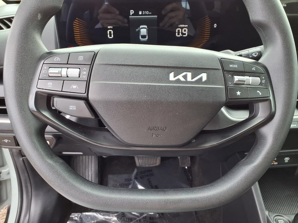 Used 2025 Kia K4 FWD image 24