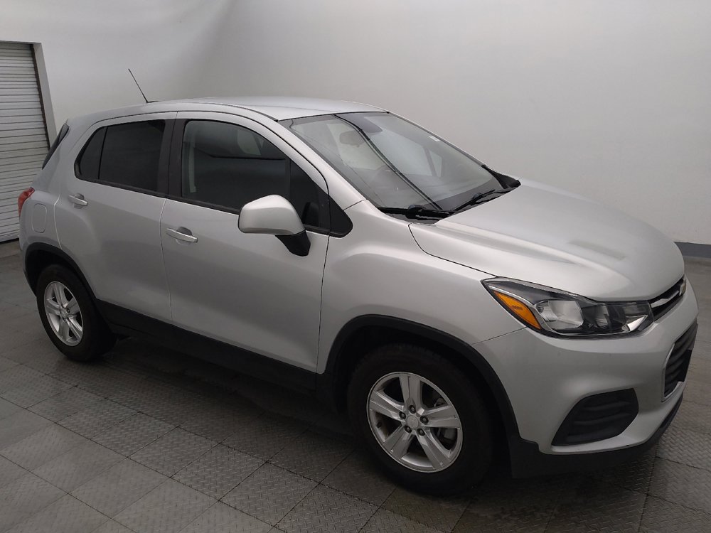 Used 2020 Chevrolet Trax LS w/ Tint and Cruise Package FWD image 11