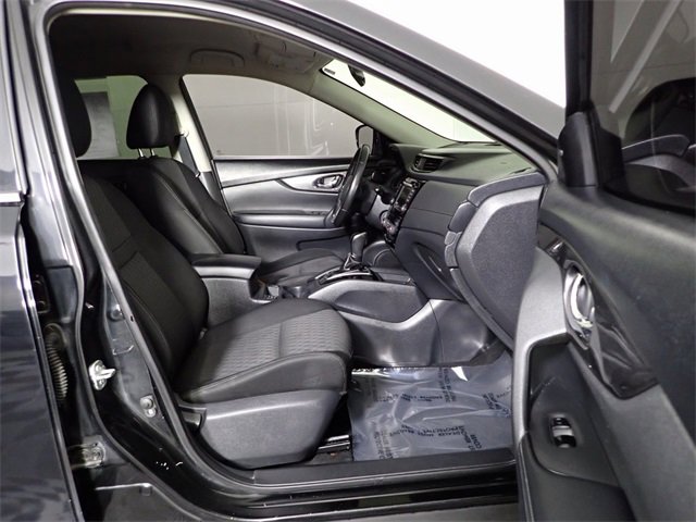 Used 2020 Nissan Rogue SV image 42