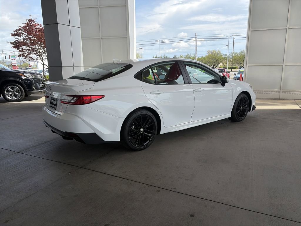 Certified 2025 Toyota Camry SE FWD image 5