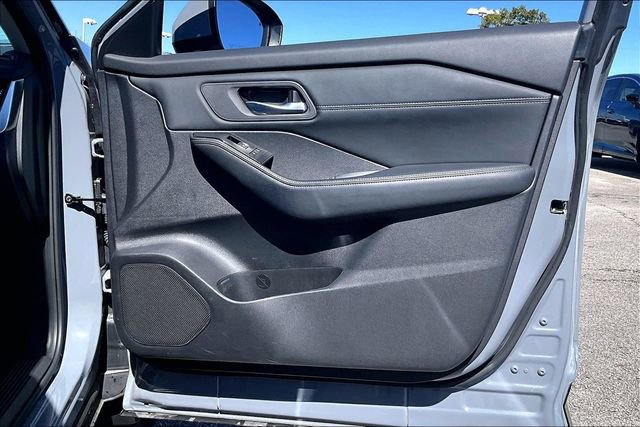 Certified 2025 Nissan Rogue SL image 27