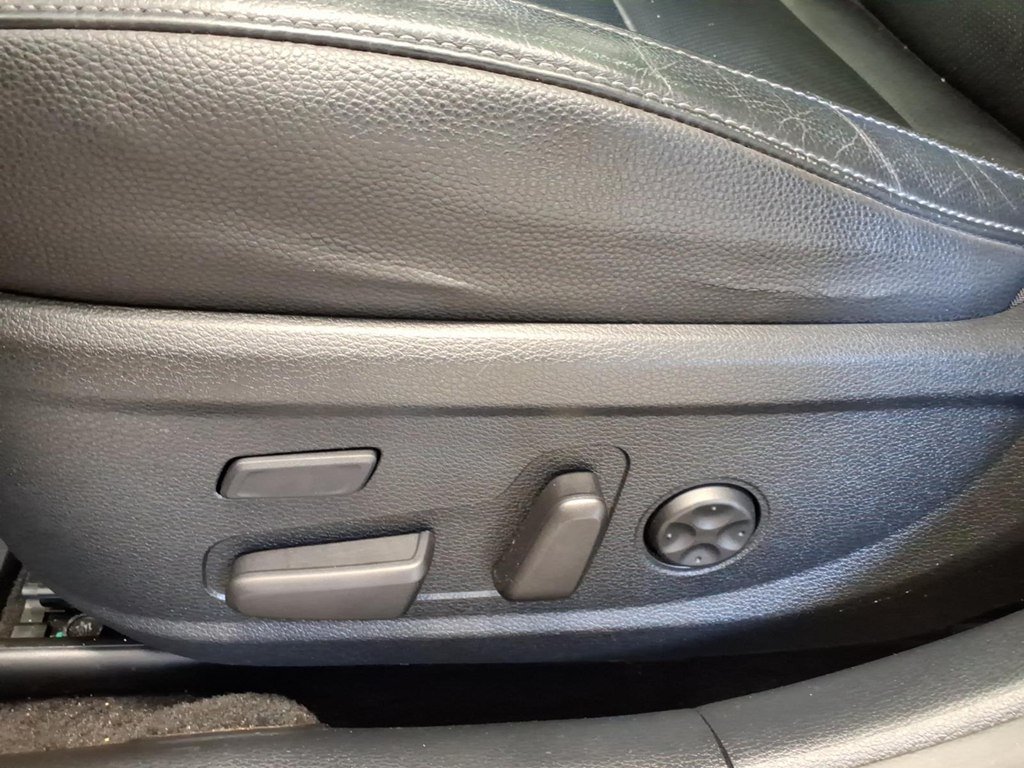 Used 2017 Kia Cadenza Technology FWD image 21