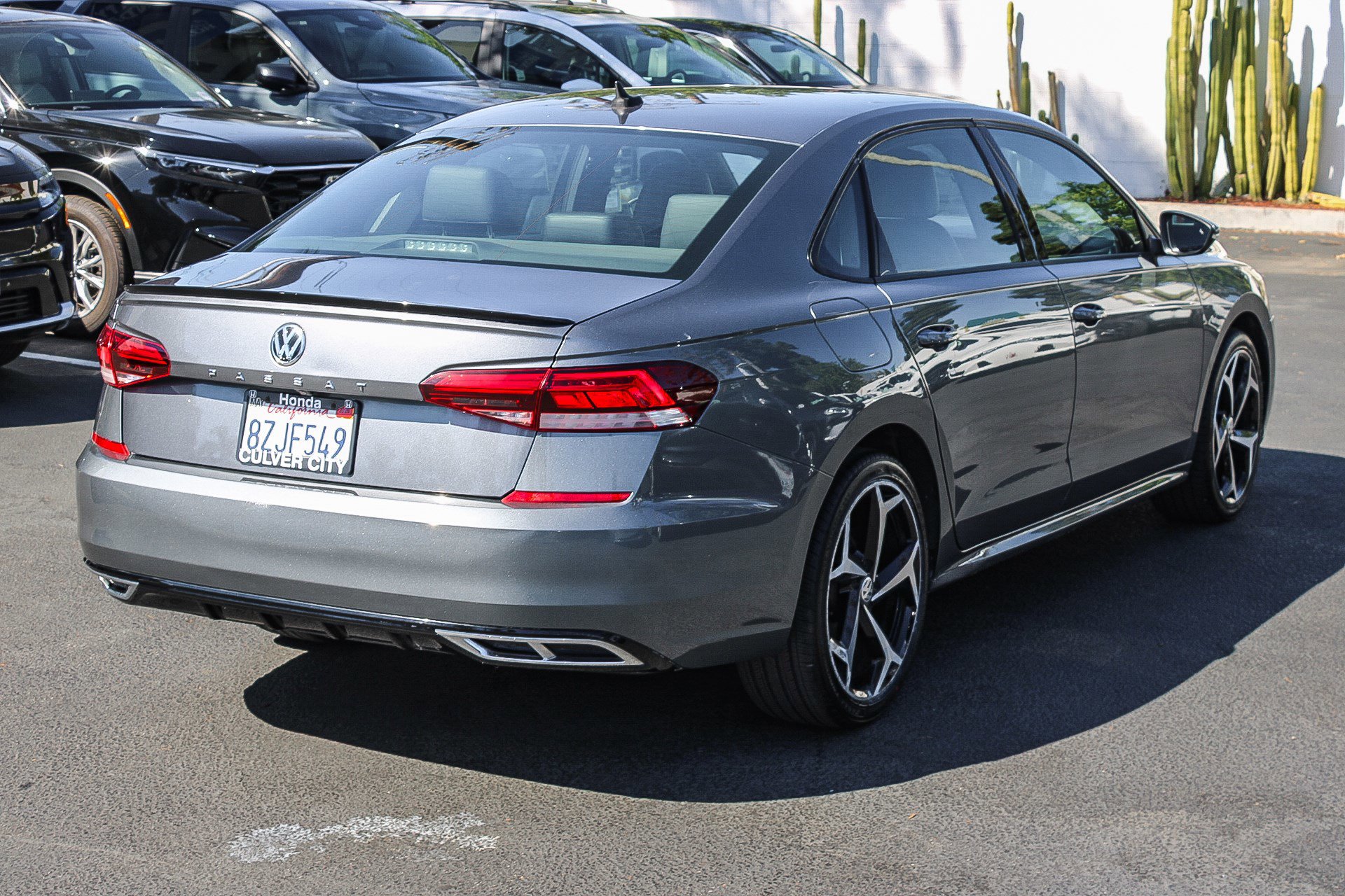 Used 2021 Volkswagen Passat 2.0T R-Line image 9