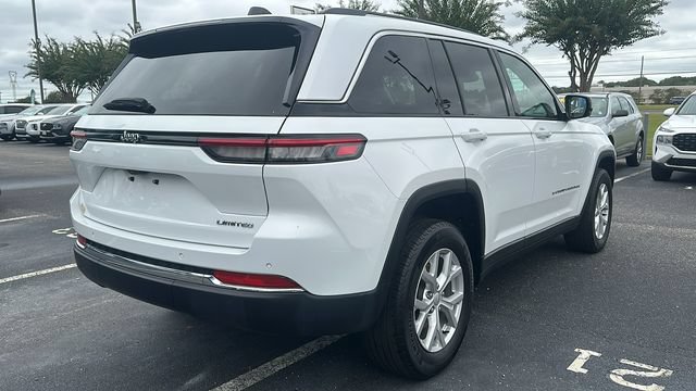 Used 2024 Jeep Grand Cherokee Limited RWD image 7