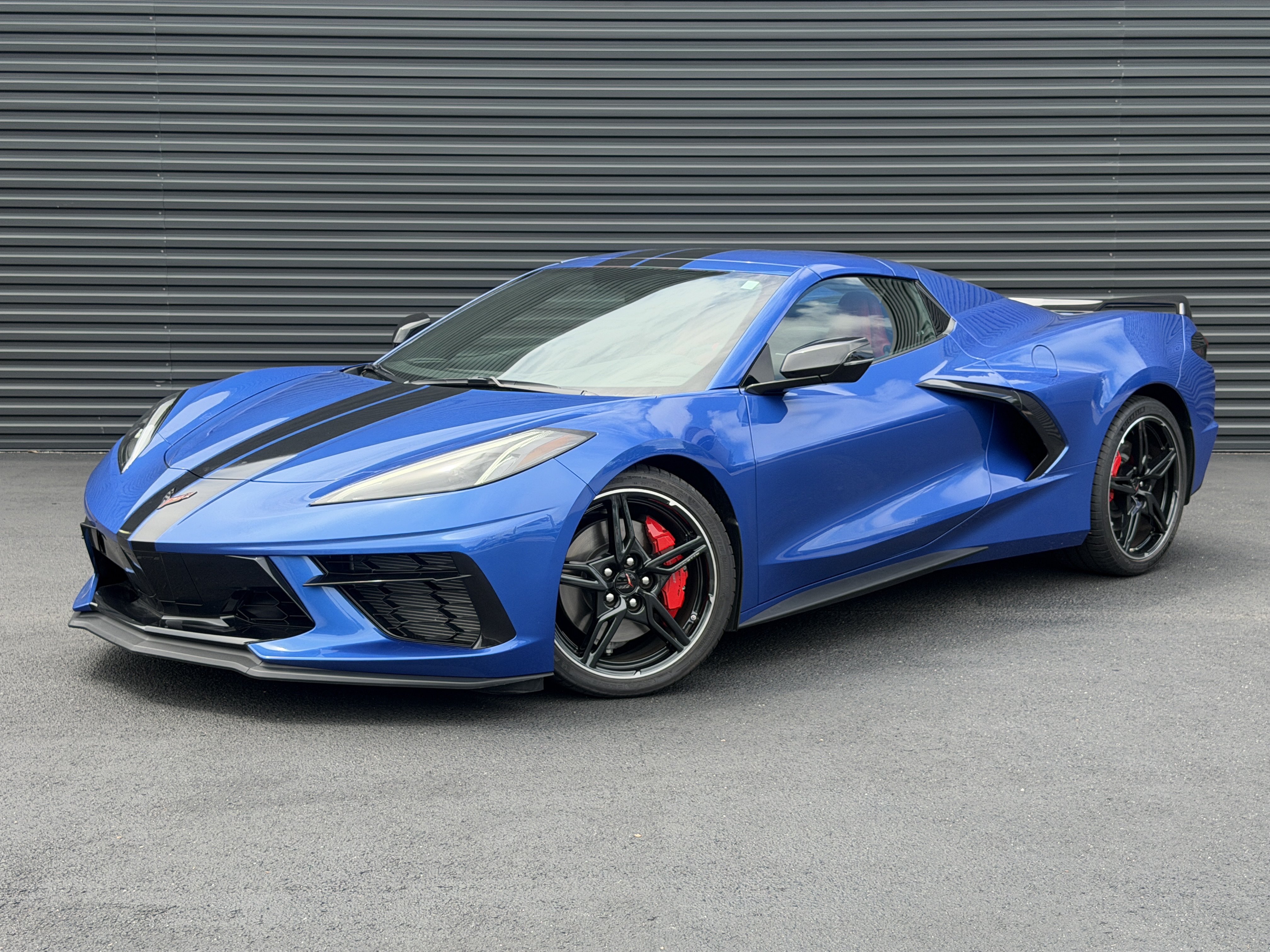 Used 2021 Chevrolet Corvette Stingray Convertible w/ Z51 Performance Package RWD image 1