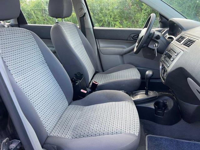 Used 2006 Ford Focus ZX4 Sedan FWD image 11