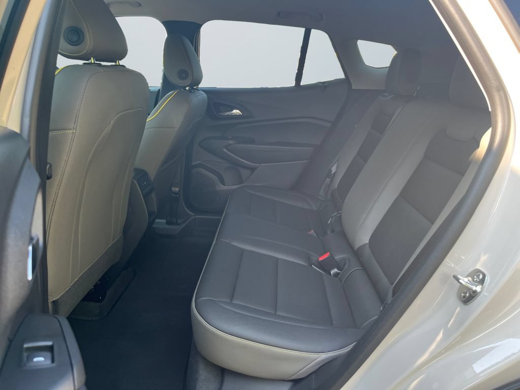 Used 2026 Chevrolet Trax ACTIV w/ Sunroof Package FWD image 13