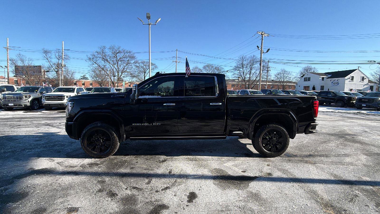 Used 2024 GMC Sierra 2500 Denali Ultimate w/ Snow Plow Prep/Camper Package image 4