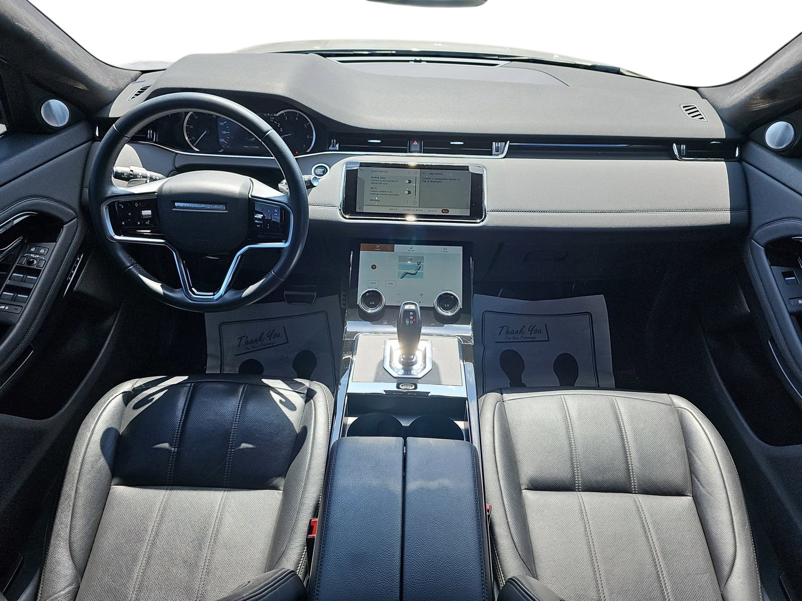 Used 2023 Land Rover Range Rover Evoque R-Dynamic SE image 9