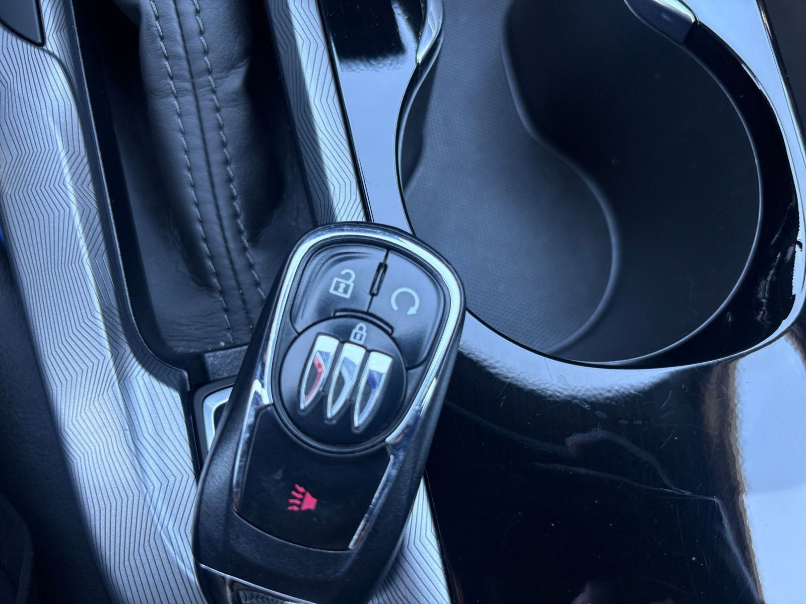 Used 2025 Buick Envista Sport Touring image 23