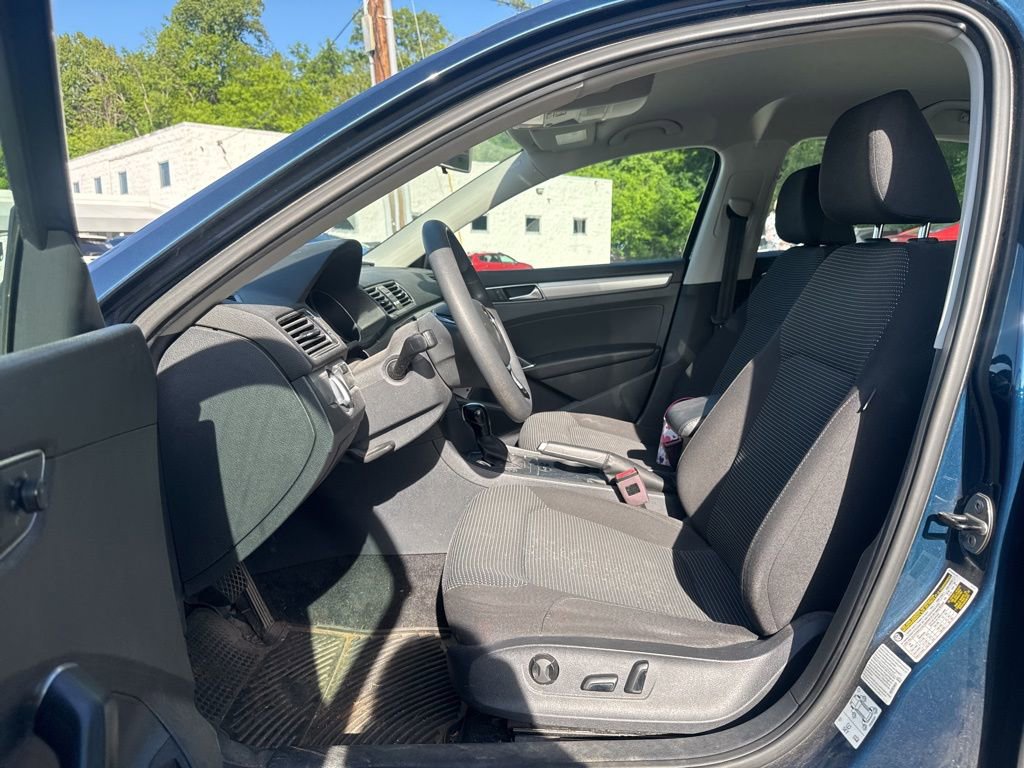 Used 2018 Volkswagen Passat 2.0T S FWD image 18