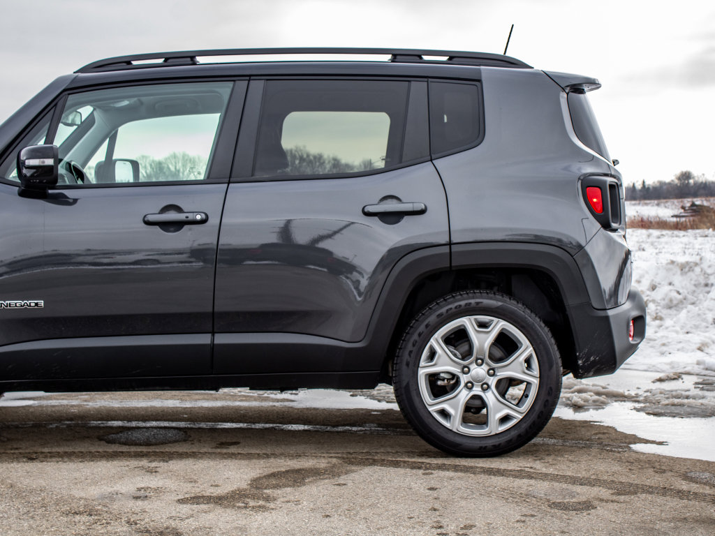 Used 2023 Jeep Renegade Limited image 39