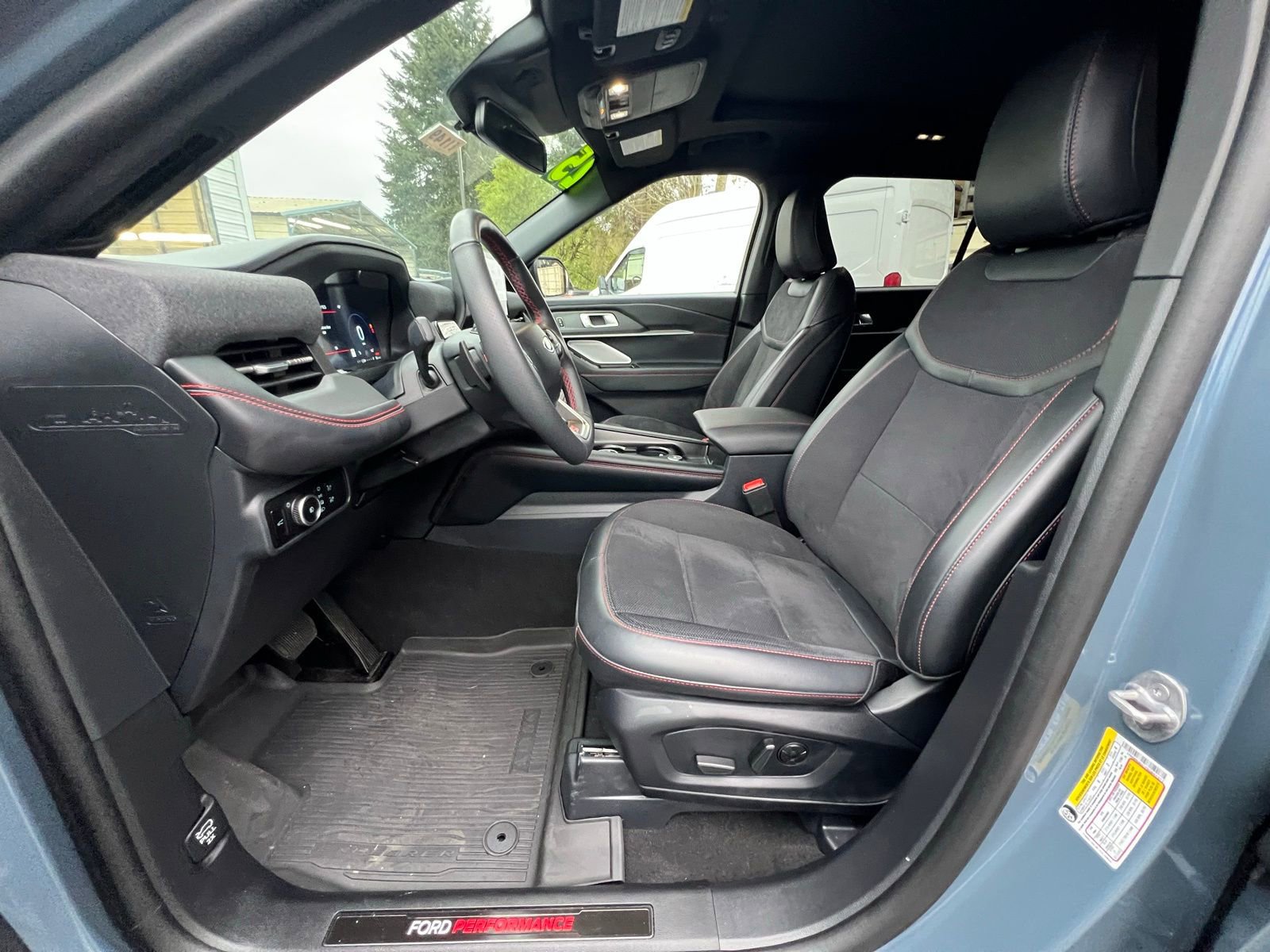 Used 2025 Ford Explorer ST AWD/4WD image 10