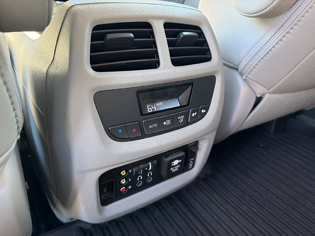 Used 2017 Honda Pilot Touring image 9