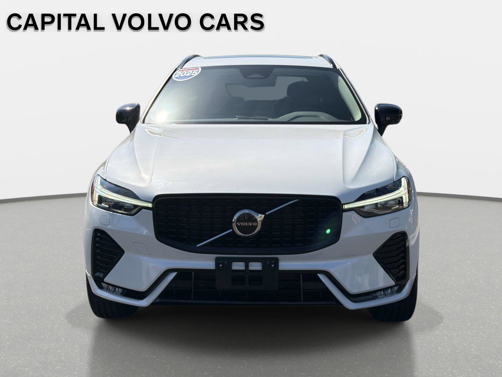 Certified 2025 Volvo XC60 B5 Core image 2