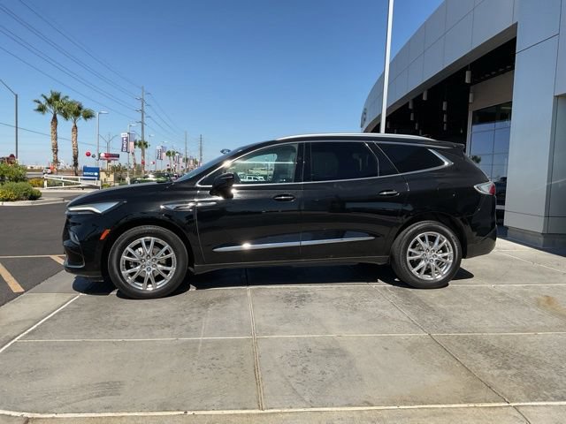 Used 2023 Buick Enclave Essence w/ Experience Buick Package FWD image 4