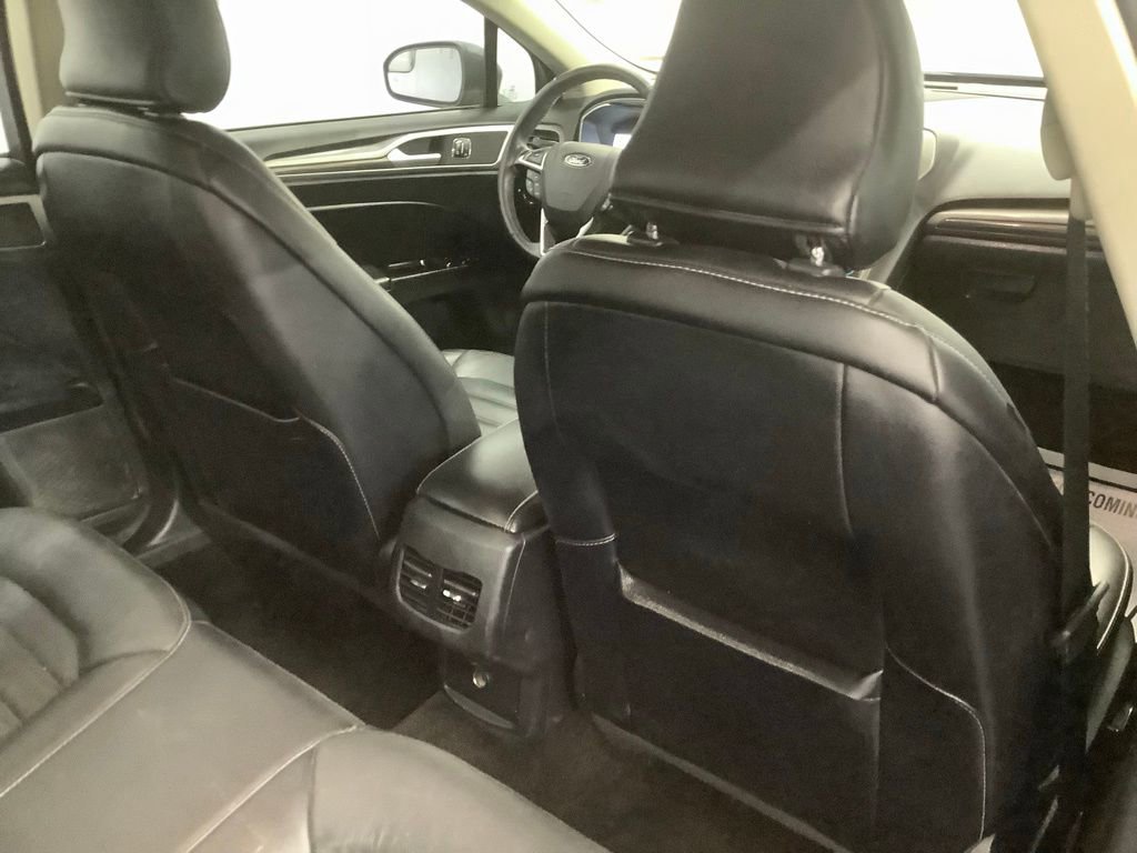 Used 2018 Ford Fusion SE w/ Fusion SE Technology Package image 31