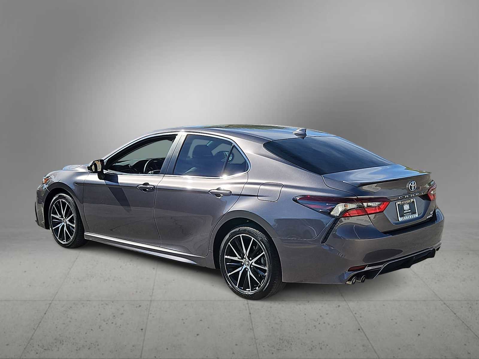 Used 2024 Toyota Camry SE FWD image 6