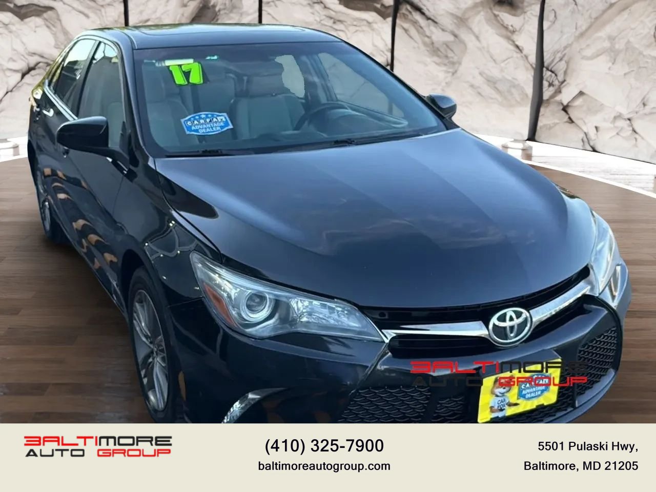 Used 2017 Toyota Camry SE w/ Moonroof Package FWD image 22
