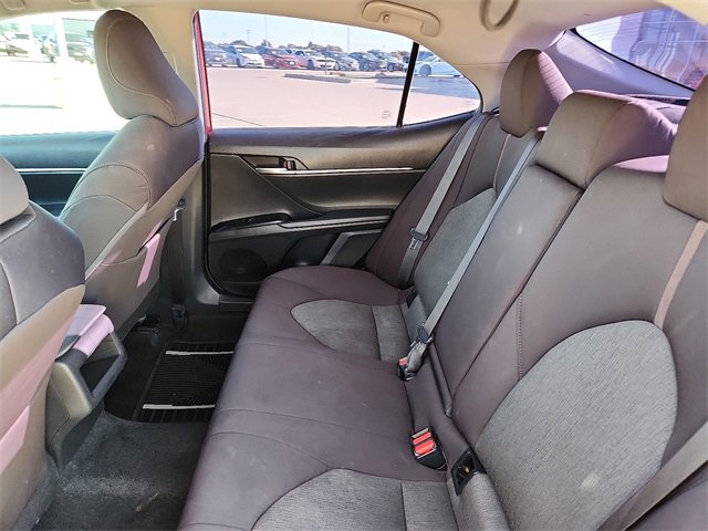 Used 2020 Toyota Camry LE image 8