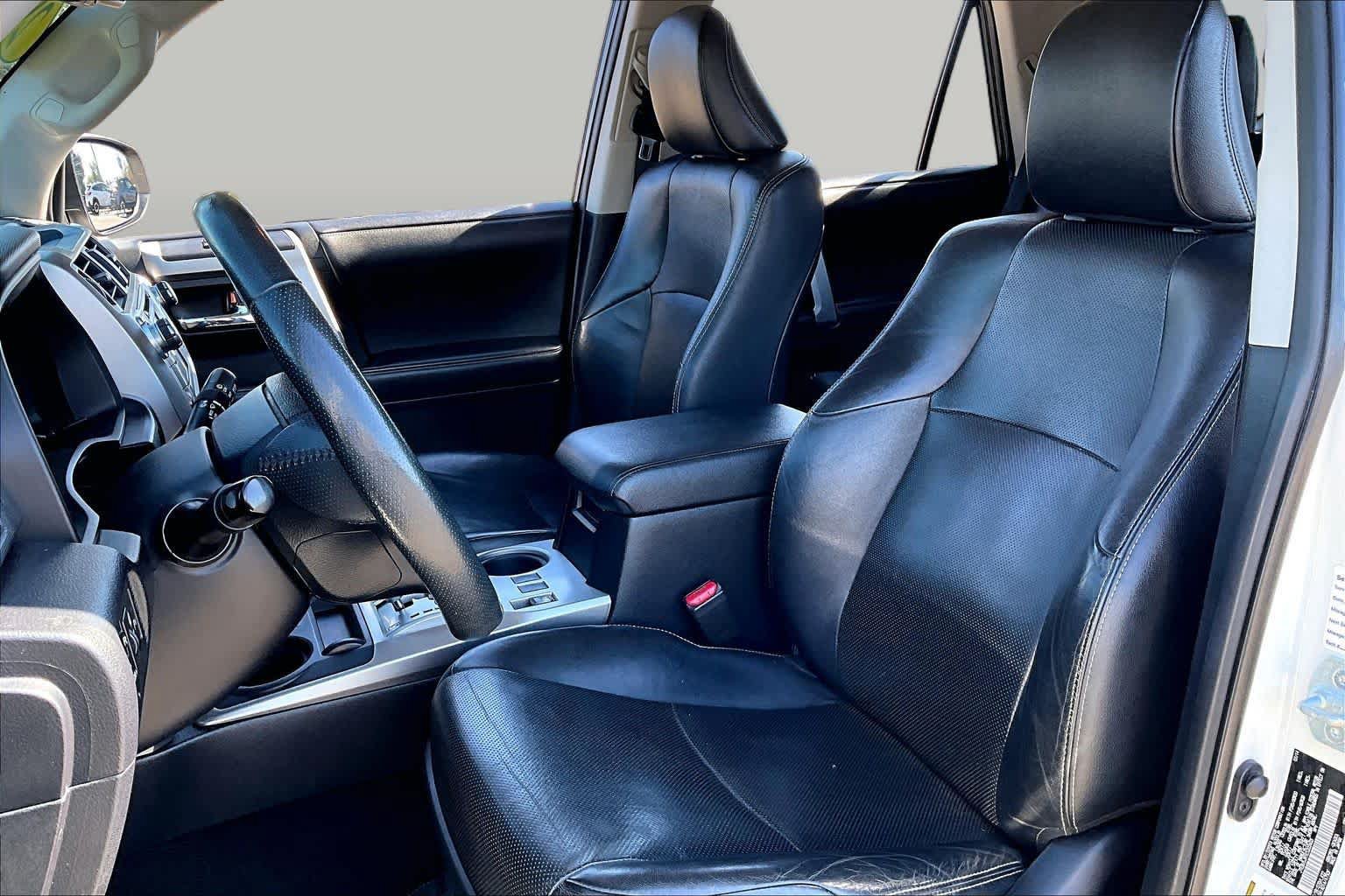 Used 2014 Toyota 4Runner Limited AWD/4WD image 7