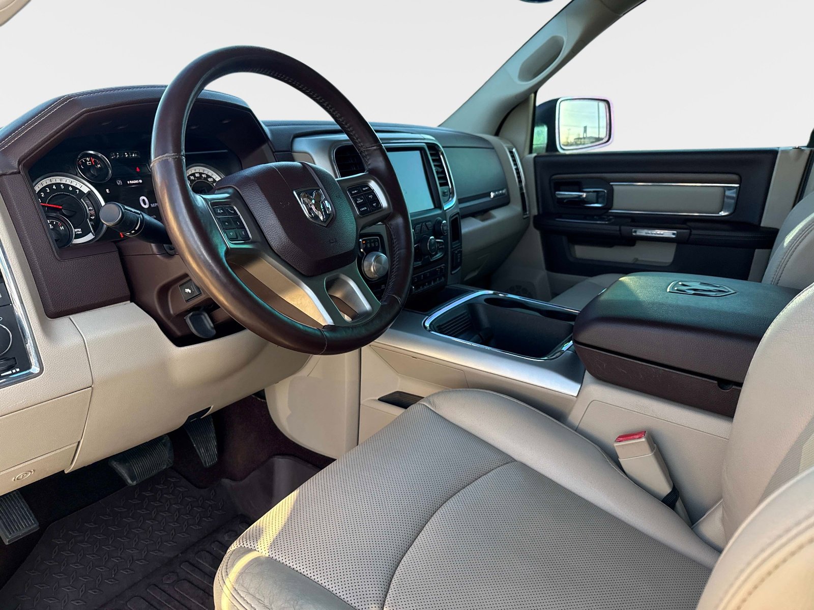 Used 2017 RAM 1500 Laramie w/ Convenience Group image 32