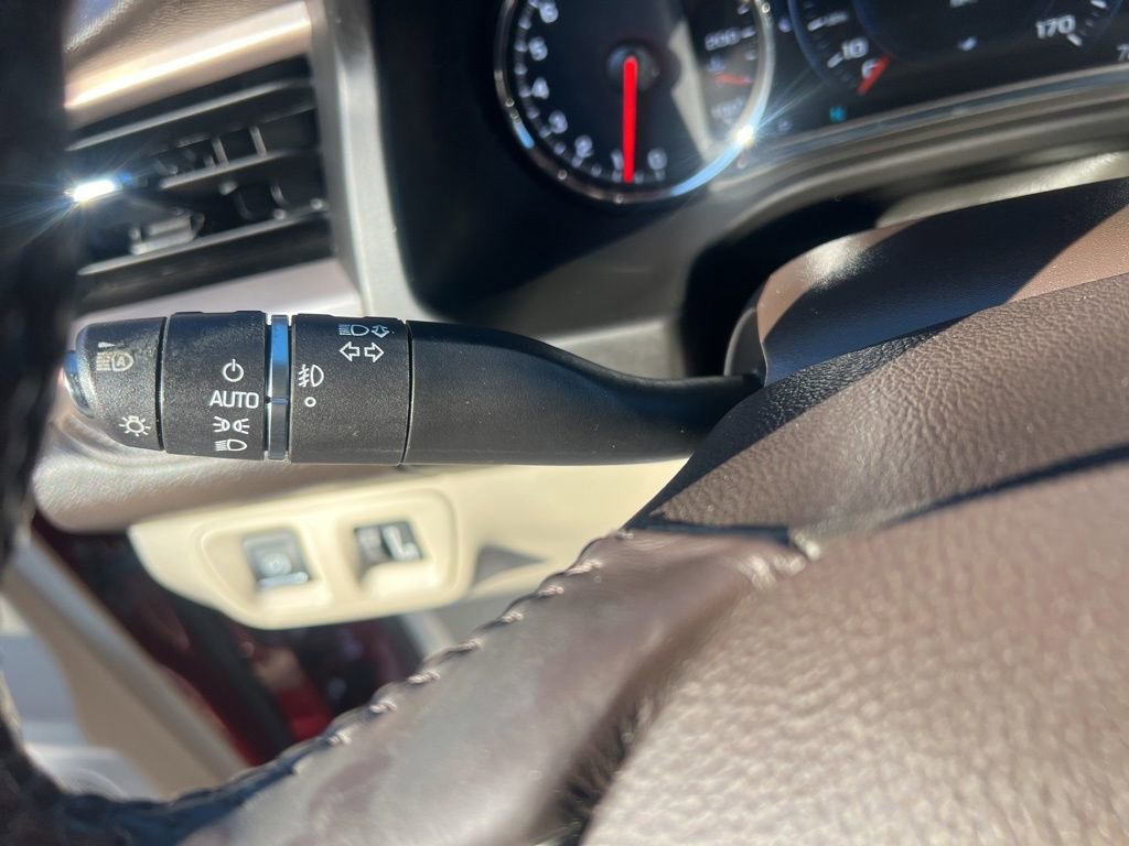 Used 2018 GMC Acadia Denali w/ Technology Package image 32