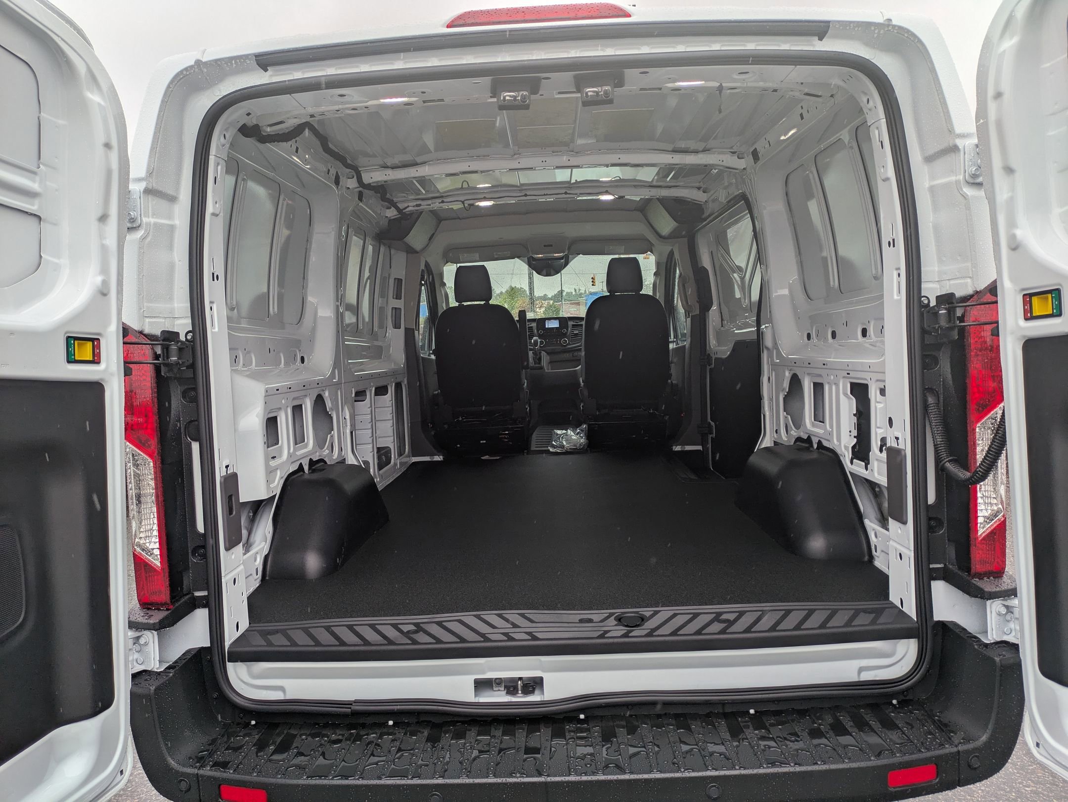 New 2025 Ford Transit 150 Low Roof RWD image 28