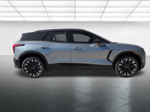 New 2026 Chevrolet Blazer EV RS AWD/4WD image 32