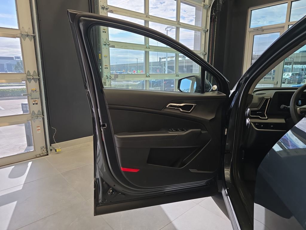 Certified 2025 Kia Sportage LX image 14