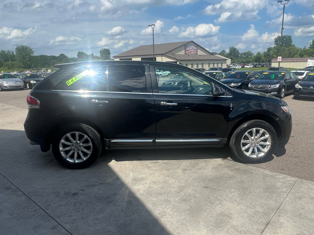 Used 2011 Lincoln MKX AWD w/ Sight & Sound Pkg image 4