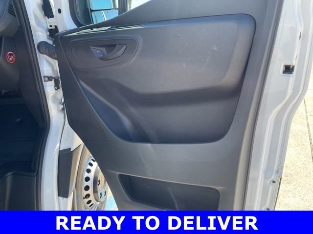 Used 2019 Freightliner Sprinter 144 Cargo image 11