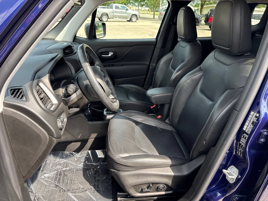 Certified 2020 Jeep Renegade Limited w/ Safety and Security Group AWD/4WD image 11