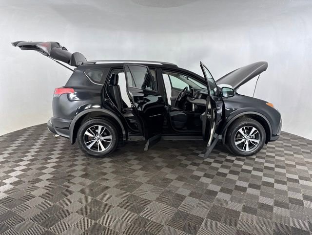 Used 2018 Toyota RAV4 XLE w/ Plus Extra Value Package AWD/4WD image 11