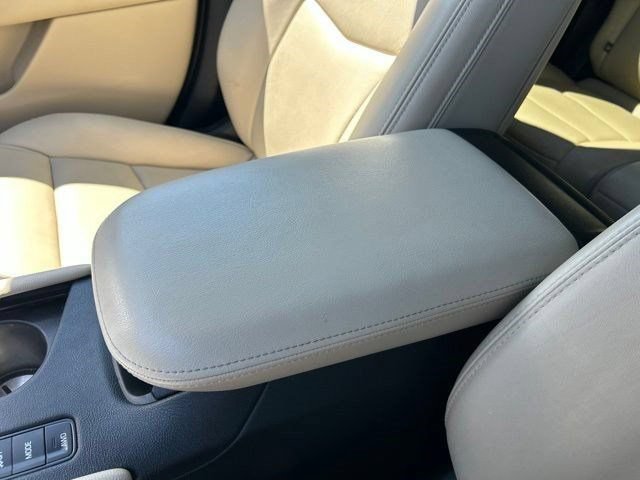 Used 2018 Cadillac XT5 Luxury w/ Driver Awareness Package AWD/4WD image 39