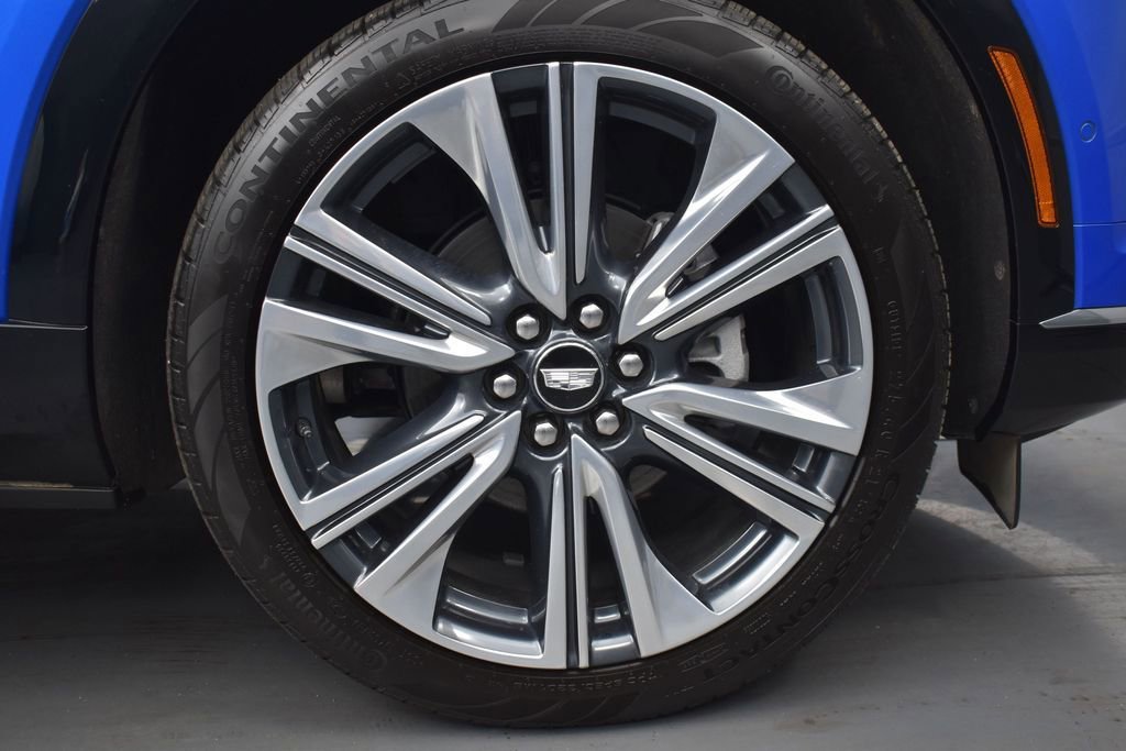 Certified 2025 Cadillac Optiq Luxury 2 AWD/4WD image 9